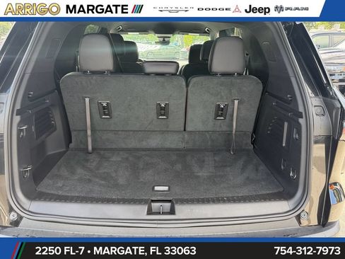 Used 2026 Chevrolet Traverse LT w/ Enhanced Driving Package FWD image 16