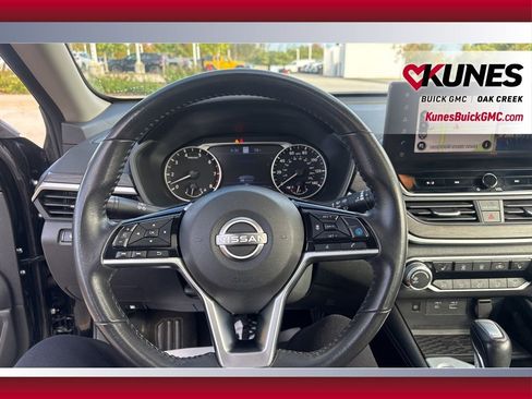 Used 2024 Nissan Altima 2.5 SV w/ SV Premium Package image 19