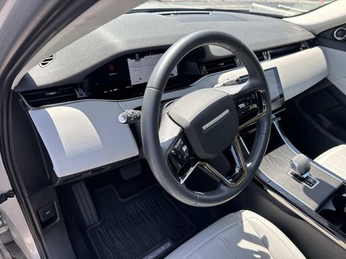 Used 2025 Land Rover Range Rover Evoque S AWD/4WD image 18