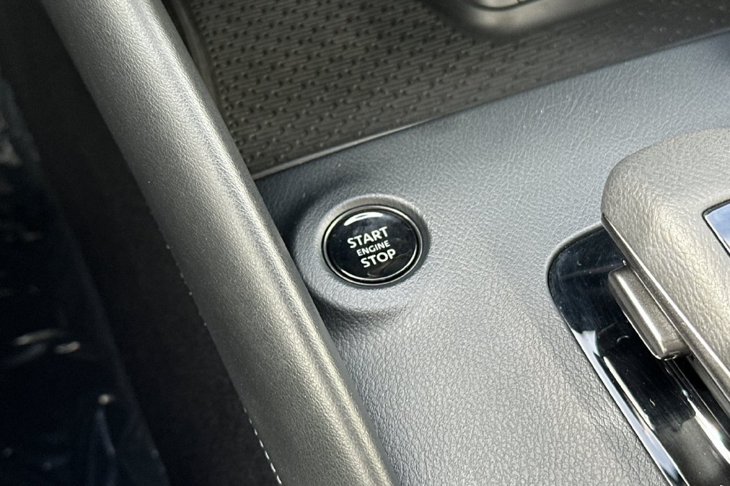Certified 2025 Nissan Z Performance w/ Floor Mat Package RWD image 21