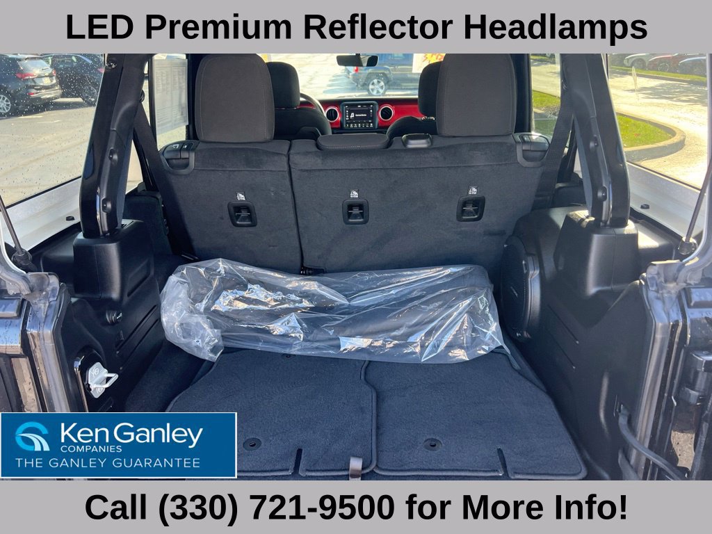 Used 2022 Jeep Wrangler Unlimited Rubicon w/ Xtreme Recon 35" Tire Package AWD/4WD image 49