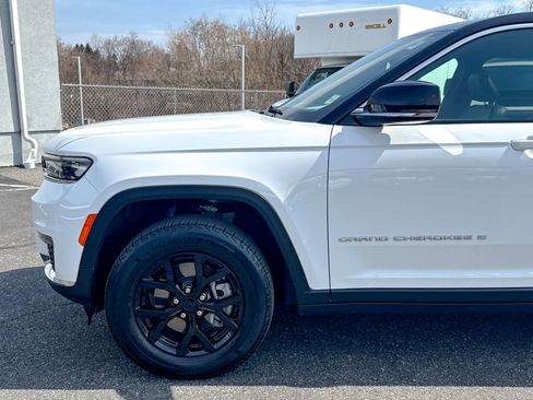 Used 2025 Jeep Grand Cherokee L Limited image 10
