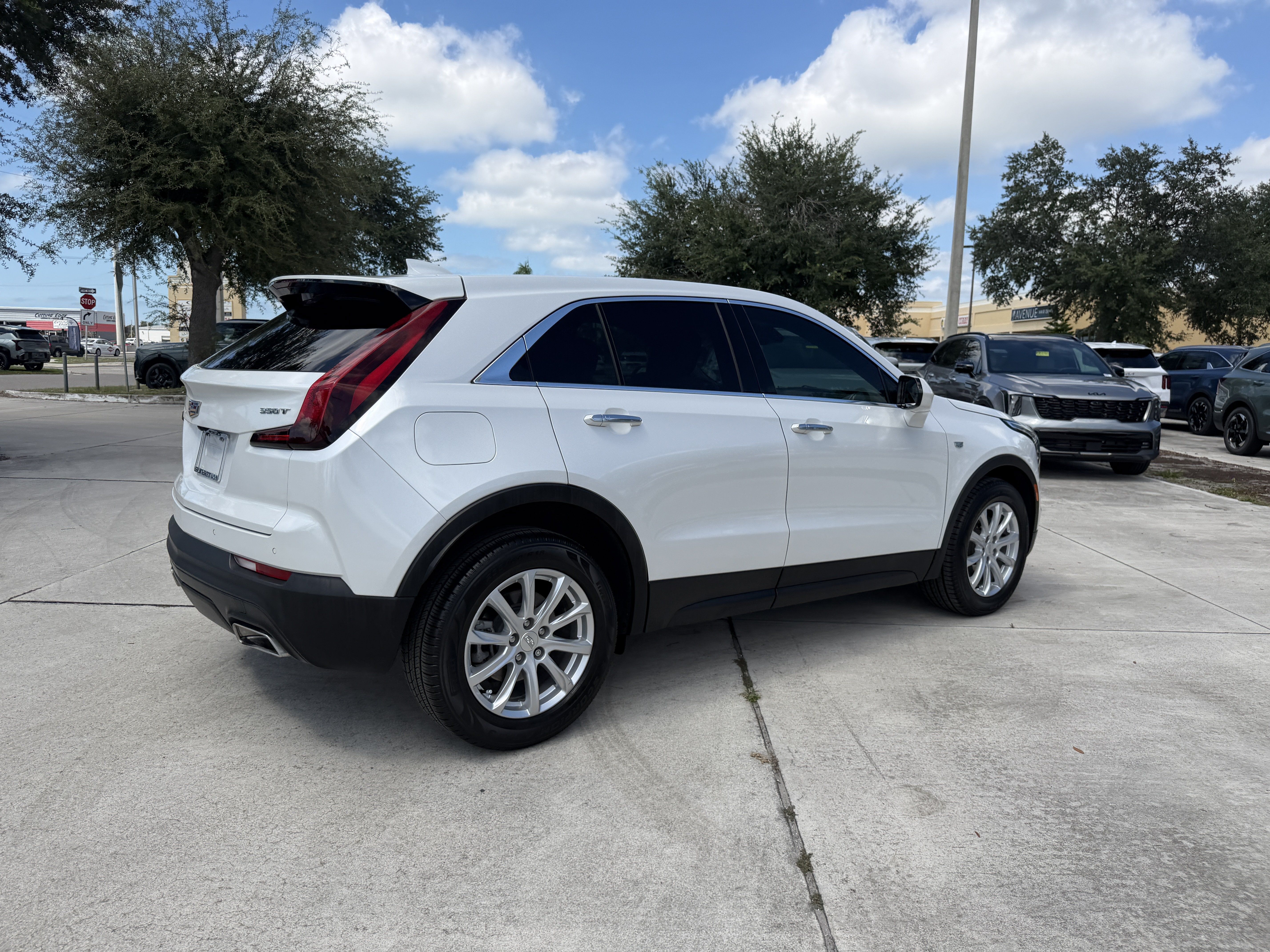 Used 2021 Cadillac XT4 Luxury w/ Driver Awareness Package FWD image 4