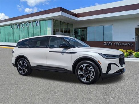 New 2025 Lincoln Nautilus Premier w/ Jet Appearance Package image 2