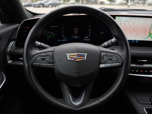 Certified 2025 Cadillac XT4 Premium Luxury image 10