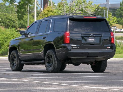 Used 2019 Chevrolet Tahoe LT w/ Luxury Package AWD/4WD image 3