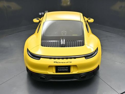 Used 2022 Porsche 911 Carrera GTS w/ Premium Package RWD image 17