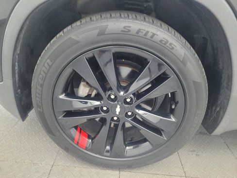 Used 2020 Chevrolet Trax LT w/ Redline Edition FWD image 31