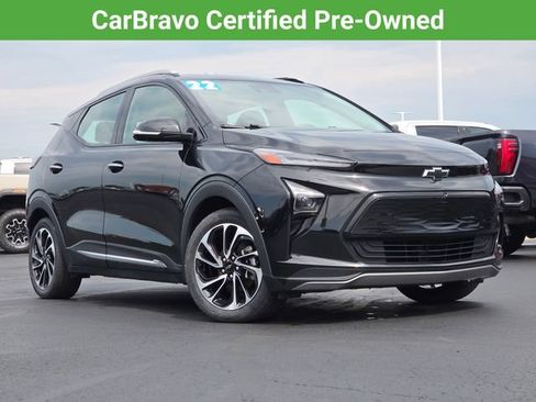 Used 2022 Chevrolet Bolt EUV Premier w/ Sun & Sound Package FWD image 2