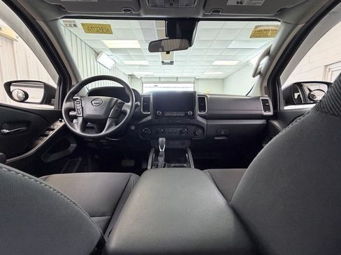 Used 2022 Nissan Frontier SV AWD/4WD image 10