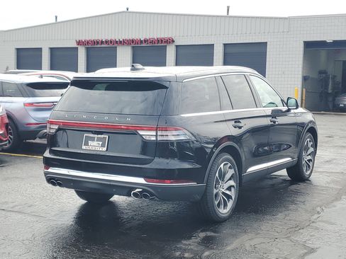 New 2026 Lincoln Aviator AWD image 4