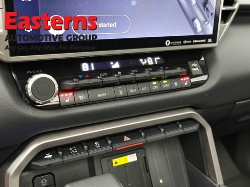 Used 2024 Toyota Tundra Limited image 21