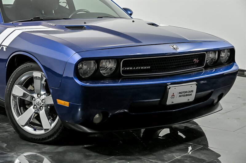 Used 2010 Dodge Challenger R/T w/ Sound Group RWD image 2