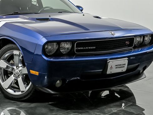 Used 2010 Dodge Challenger R/T w/ Sound Group RWD image 2