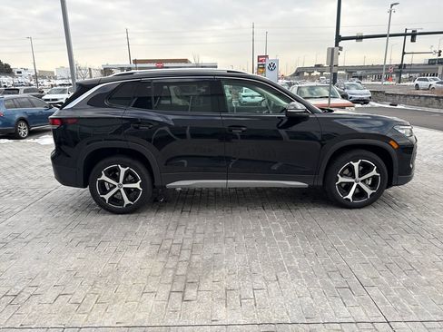 New 2026 Volkswagen Tiguan SE image 7