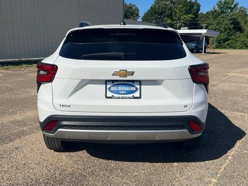 Used 2025 Chevrolet Trax LT FWD image 6