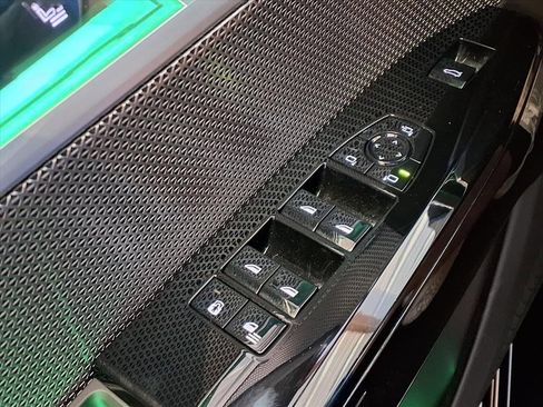 Used 2024 BMW 740i image 24