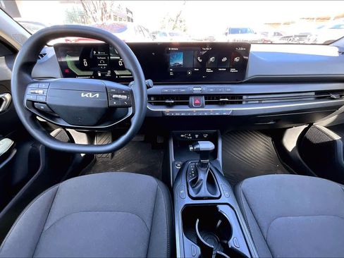 Used 2025 Kia K4 LXS image 14