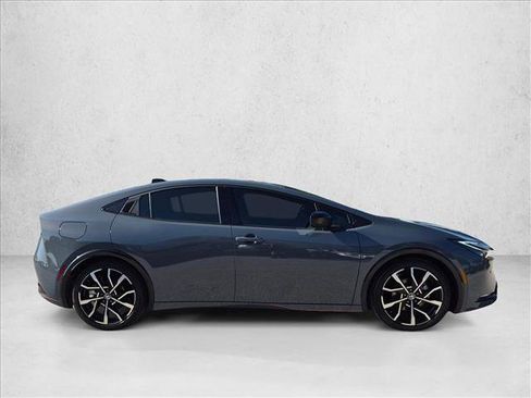Used 2026 Toyota Prius Plug-In Hybrid FWD image 4