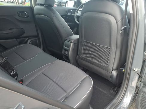 New 2025 Hyundai Venue Limited image 8