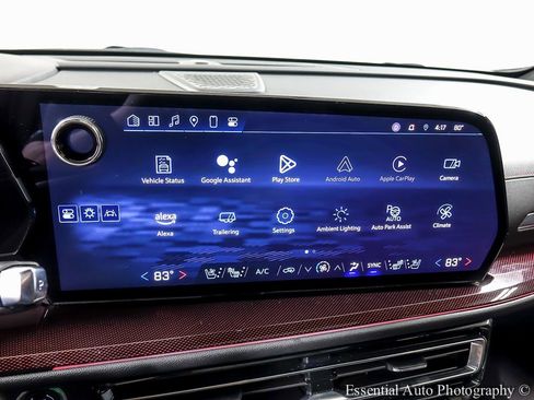 Used 2024 Chevrolet Traverse RS image 14