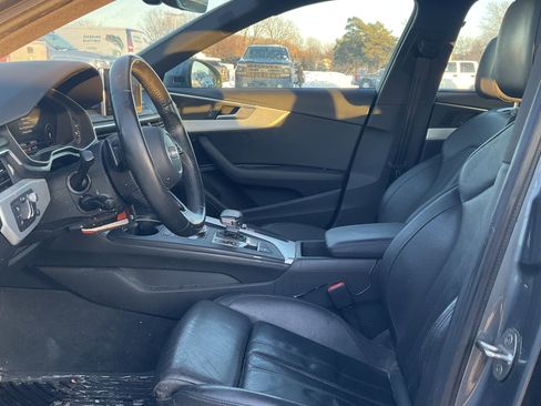 Used 2017 Audi A4 2.0T Prestige w/ Prestige Package image 4