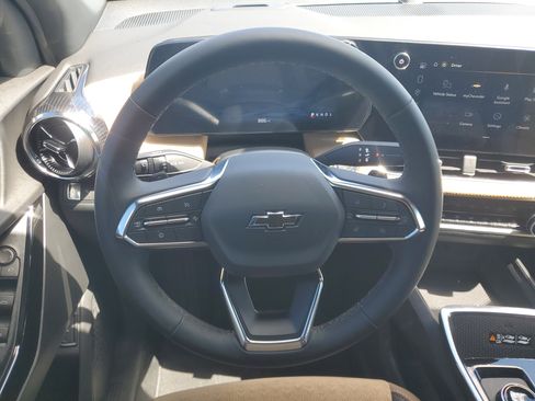 Used 2026 Chevrolet Equinox ACTIV w/ Convenience Package III image 17