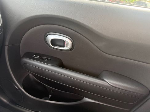 Used 2016 Kia Soul + FWD image 16