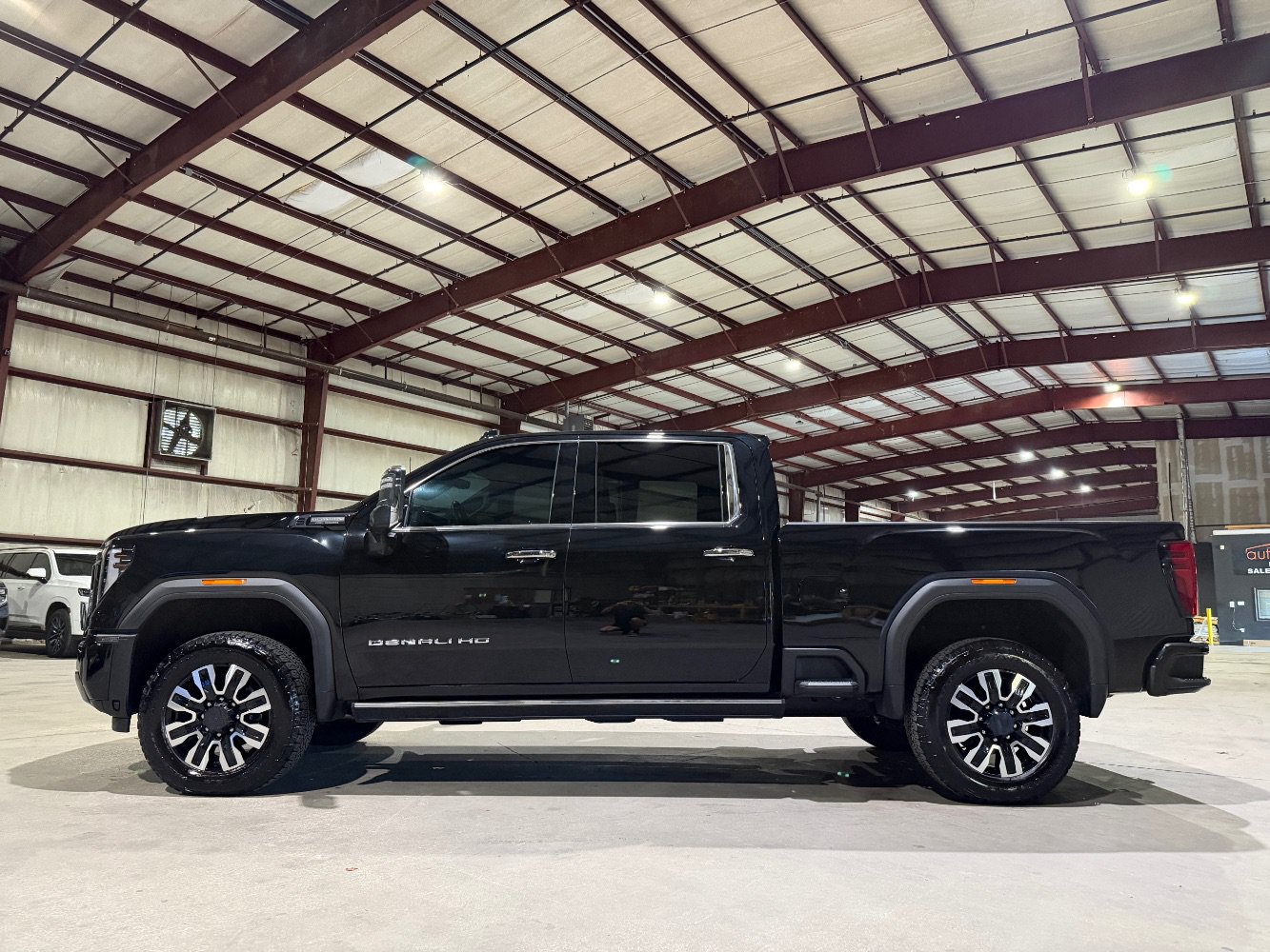 Used 2026 GMC Sierra 2500 Denali Ultimate AWD/4WD image 8