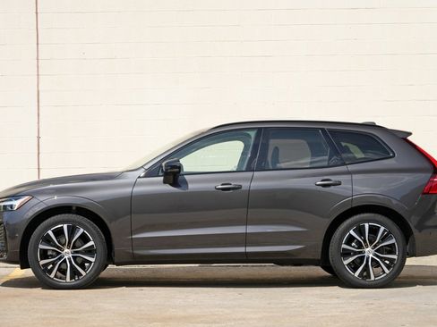 Used 2025 Volvo XC60 B5 Plus w/ Climate Package AWD/4WD image 9