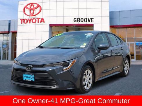Used 2025 Toyota Corolla LE FWD image 1
