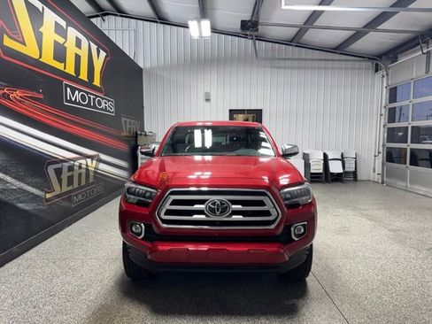 Used 2022 Toyota Tacoma Limited AWD/4WD image 19