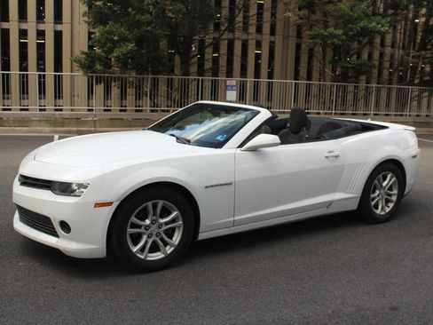 Used 2015 Chevrolet Camaro LT RWD image 12