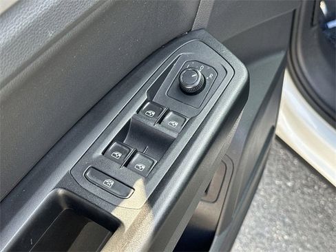 Used 2020 Volkswagen Atlas Cross Sport SE w/ Panoramic Sunroof Package image 22