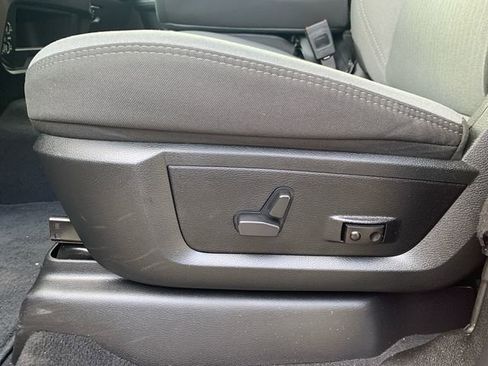 Used 2024 RAM 2500 Big Horn w/ Bed Utility Group image 37