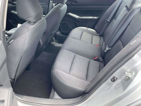 Used 2024 Nissan Altima 2.5 SV FWD image 10