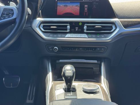 Used 2021 BMW 330i Sedan w/ M Sport Package RWD image 15