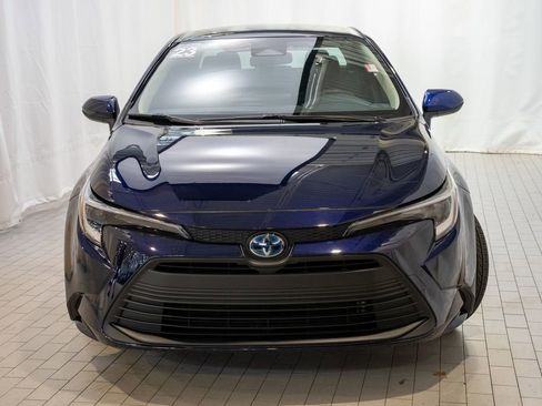 Certified 2023 Toyota Corolla LE image 2