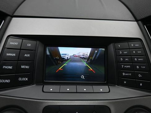 Used 2017 Ford Taurus SE FWD image 17