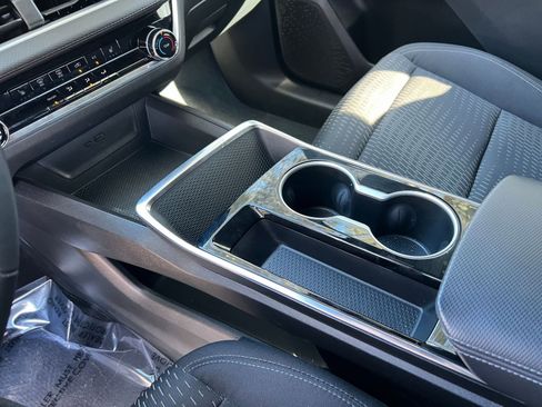 Used 2025 Chevrolet Equinox LT image 35