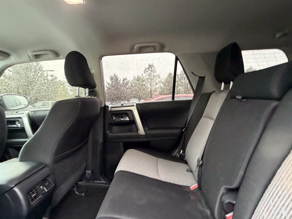 Used 2020 Toyota 4Runner SR5 AWD/4WD image 18