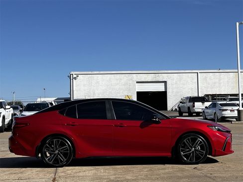 Used 2025 Toyota Camry XSE image 3