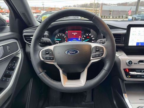 Used 2023 Ford Explorer XLT w/ Equipment Group 202A image 19