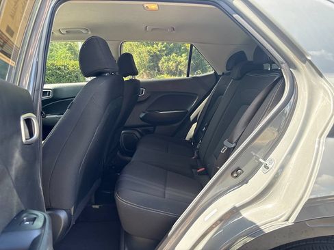Used 2020 Hyundai Venue SEL FWD image 29
