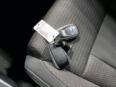 Used 2022 Subaru Outback Premium image 11