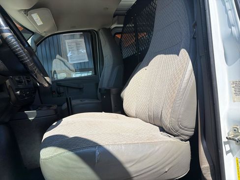 Used 2017 Chevrolet Express 2500 w/ Cold Climate Package RWD image 9