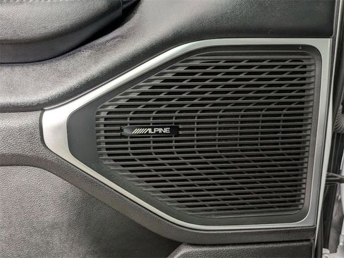 Certified 2024 Jeep Wagoneer Series II w/ Flexible Seating Group image 16