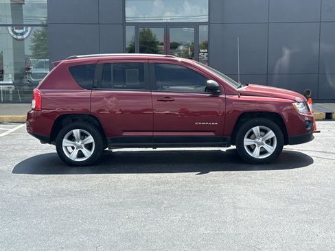Used 2012 Jeep Compass Sport FWD image 2
