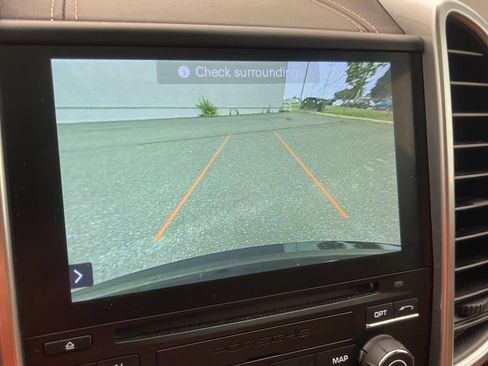 Used 2017 Porsche Cayenne S AWD/4WD image 19