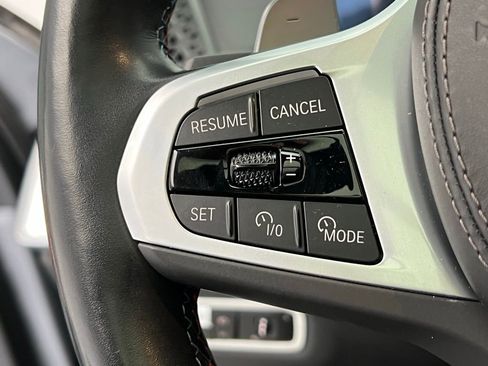 Used 2023 BMW X7 M60i image 20